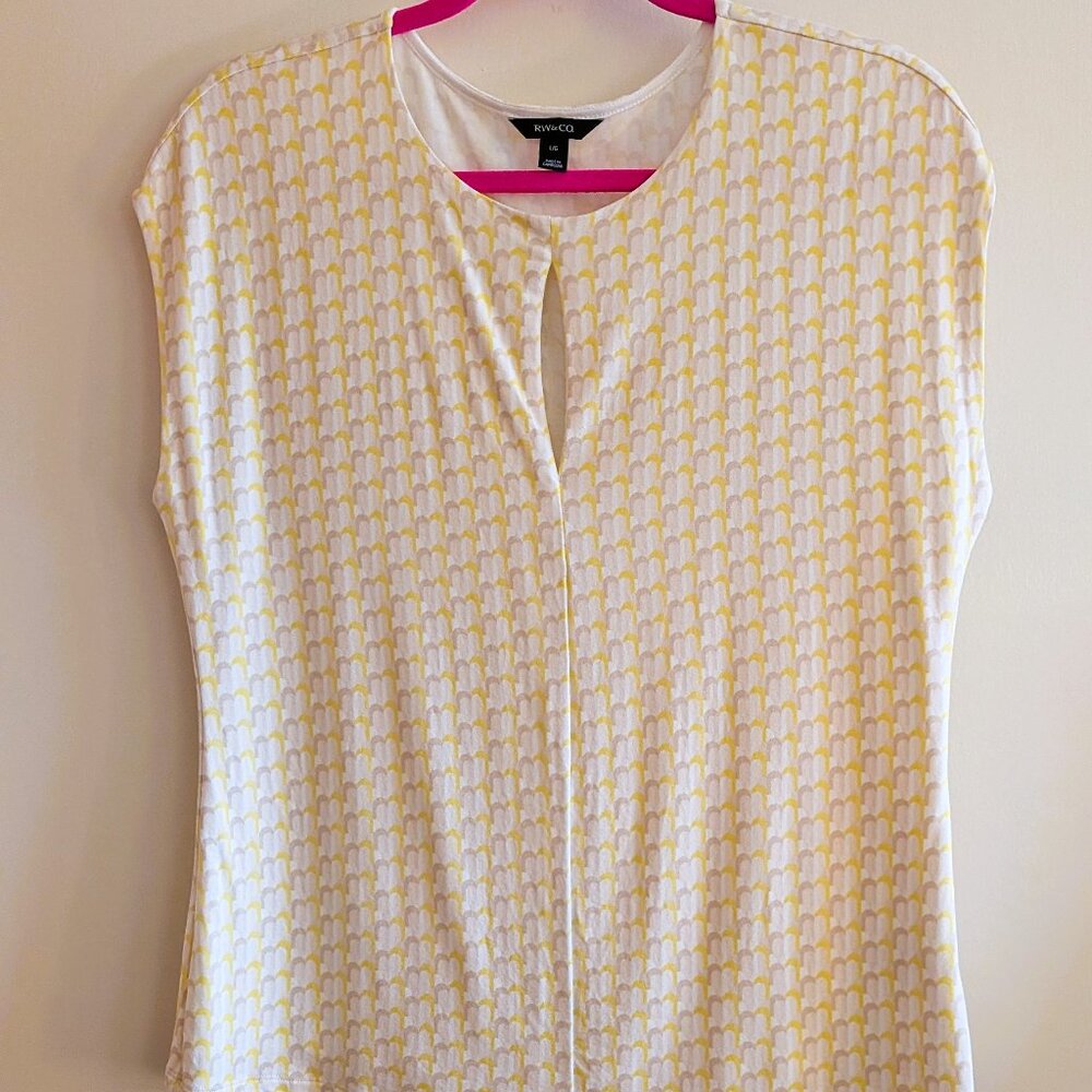 NWOT RW & Co. Short, Cap-Sleeve, Top with keyhole, Yellow, Grey, White, Sz L